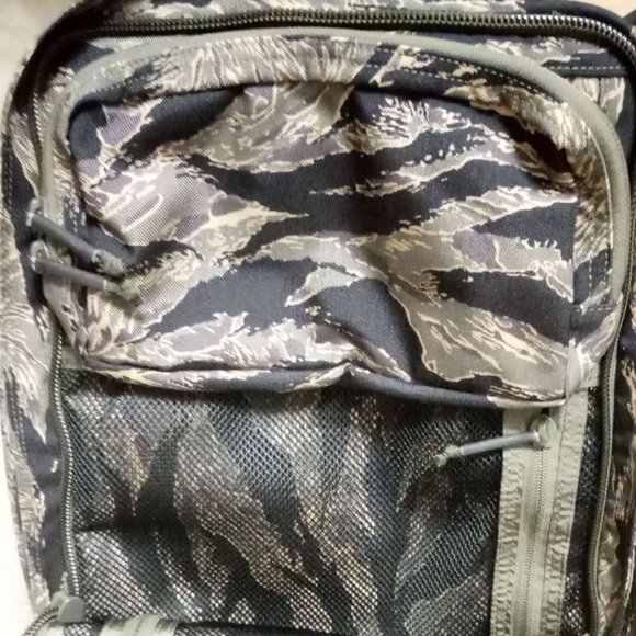 Goruck GR2 26L tiger stripe backpack, made in USA - Picture 2 of 4